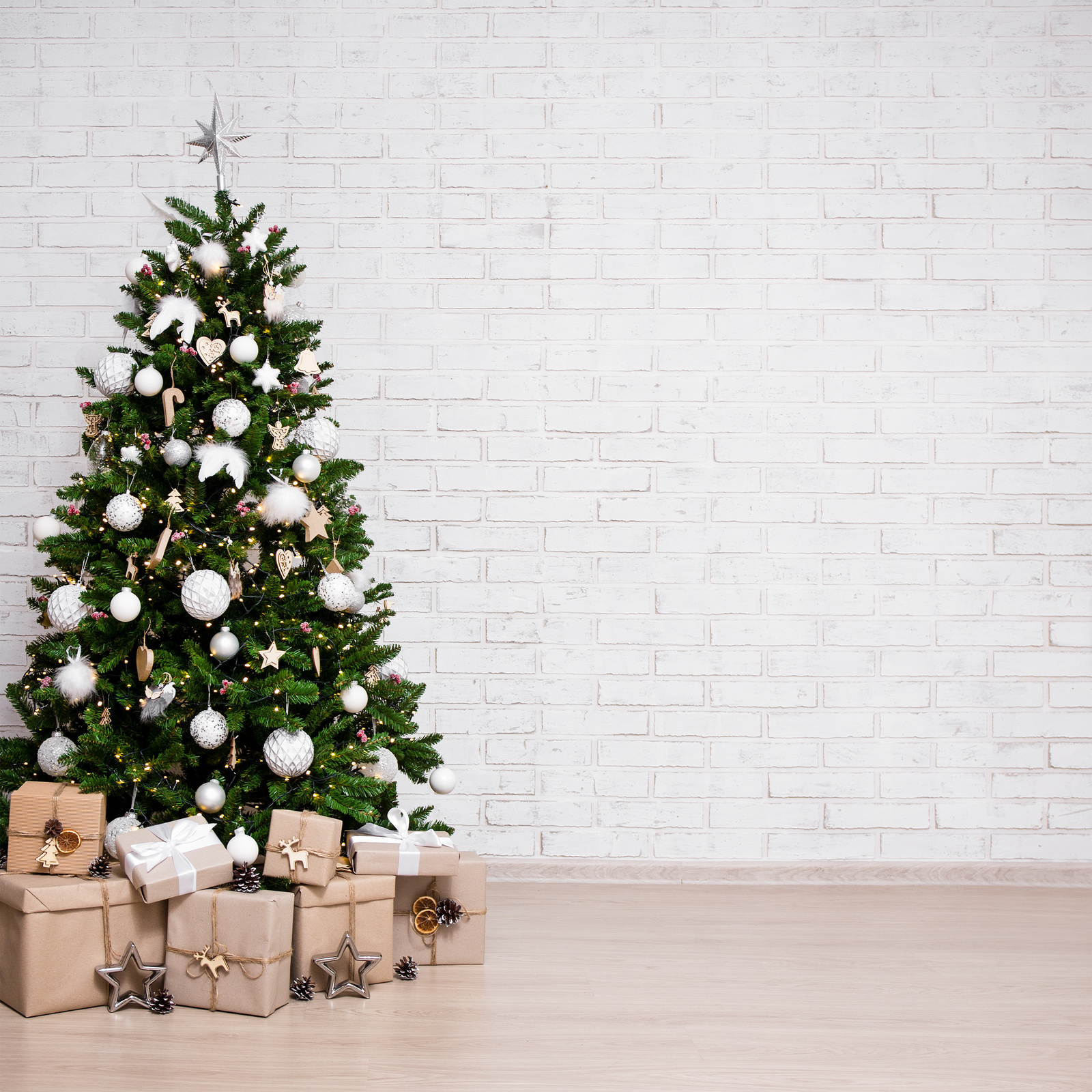 CHRISTMAS TREE